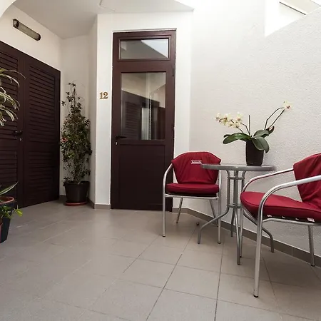 Apartment Iva Apartment *