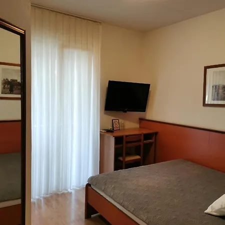 Apartment Iva 아파트 자다르