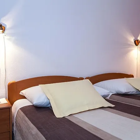 Apartment Iva 자다르