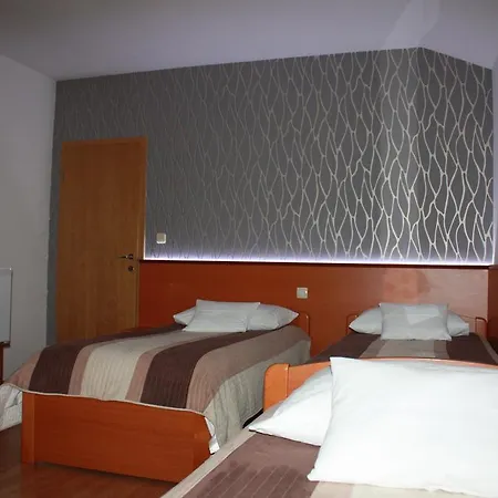 Apartment Iva 자다르